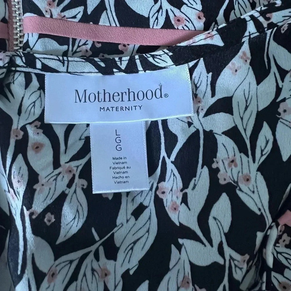 Motherhood Maternity Short Sleeve Blouse with Tie | Large - Picture 4 of 6